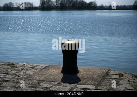 Poller sind ideal zum Anlegestellen von Schiffen, fotografiert am Hafen Stockfoto