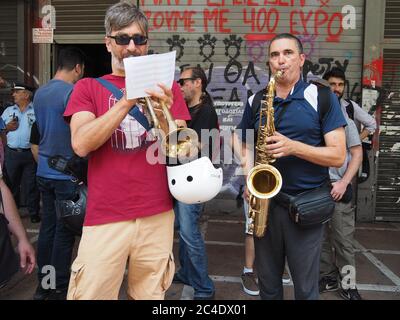 Athen, Griechenland. Juni 2020. ? die Musiker protestieren in Athen und fordern Unterstützung von der Regierung. (Foto von George Panagakis/Pacific Press) Quelle: Pacific Press Agency/Alamy Live News Stockfoto