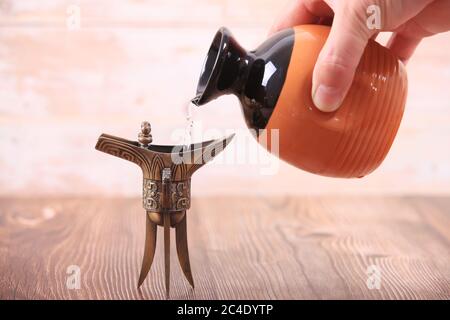 Chinesische Spirituosen und Kupferweingläser Stockfoto