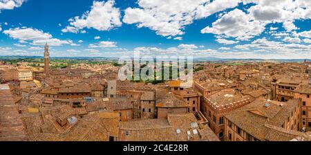 Panoramablick auf Siena, Italien. Stockfoto