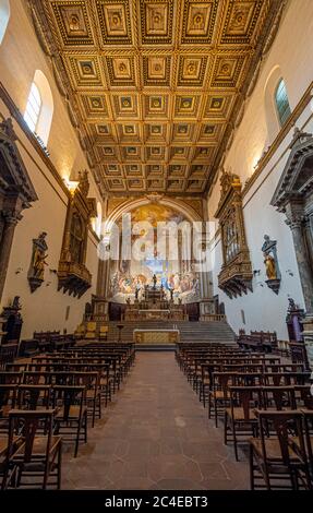 Das Schiff und der Altar der Chiesa della Santissima Annunziata. Santa Maria della Scala. Siena. Stockfoto