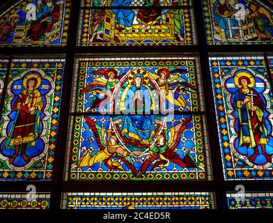 Das ursprüngliche Duccio-Rosettenfenster aus der Kathedrale von Siena ist jetzt im Museo dell'Opera del Duomo zu sehen. Siena, Italien. Stockfoto