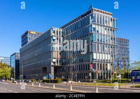 Warschau, Mazovia / Polen - 2020/05/21: Bürokomplex Platinium Business Park in der Domaniewska 42/44 in Sluzew Przemyslowy - Industrieviertel Sluzew Stockfoto