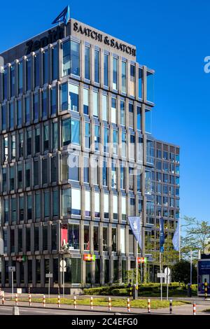 Warschau, Mazovia / Polen - 2020/05/21: Bürokomplex Platinium Business Park in der Domaniewska 42/44 in Sluzew Przemyslowy - Industrieviertel Sluzew Stockfoto