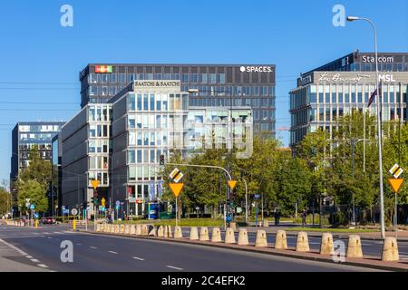 Warschau, Mazovia / Polen - 2020/05/21: Bürokomplex Platinium Business Park in der Domaniewska 42/44 in Sluzew Przemyslowy - Industrieviertel Sluzew Stockfoto