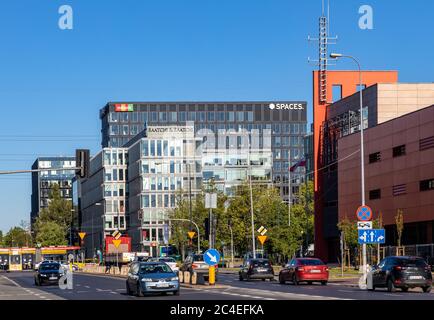 Warschau, Mazovia / Polen - 2020/05/21: Bürokomplex Platinium Business Park in der Domaniewska 42/44 in Sluzew Przemyslowy - Industrieviertel Sluzew Stockfoto