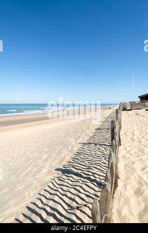 Der Strand von Carcans, in der Nähe von Lacanau an der französischen Atlantikküste Stockfoto