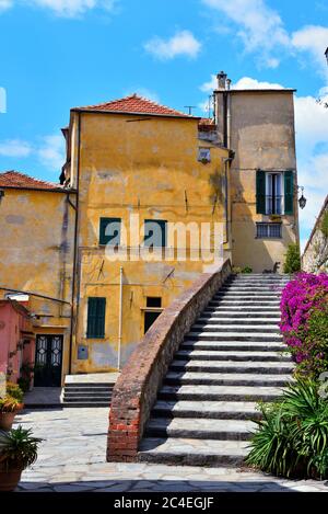 Verkürzung in Imperia porto Maurizio Liguria Italien Stockfoto