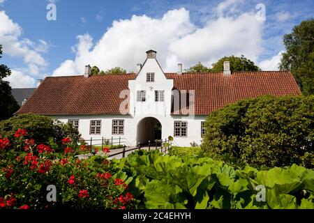 Torhaus von Schackenborg (königliche Burg an Feldmarschall Hans Schack, Sieger der Schlacht von Nyborg im Jahr 1661), Mogeltonder, Jütland, Dänemark Stockfoto