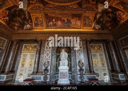 WIEDERERÖFFNUNG DES SCHLOSSES VON VERSAILLES NACH DER ABSPERRUNG Stockfoto