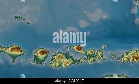 Nusa Tenggara Barat, Provinz Indonesien. Farbiges Relief mit Seen und Flüssen. Form, die gegenüber dem Landesgebiet umrissen ist. 3D-Rendering Stockfoto