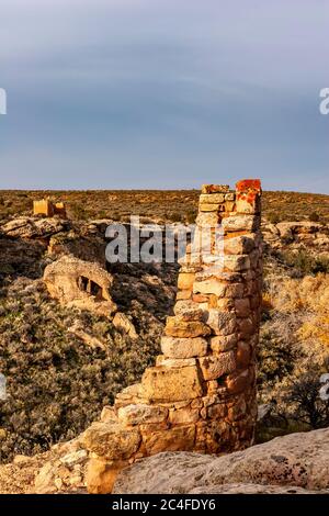 Zerstörte Mauer und erodiertes Boulder House, Square Tower Group, Hovenweep National Monument, Utah USA Stockfoto