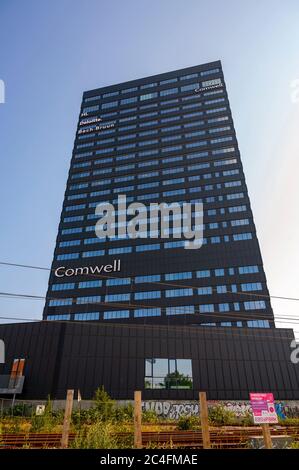 Blick auf den 25-stöckigen und 94m-Turm in Aarhus, Dänemark am 23 2020. Juni Stockfoto