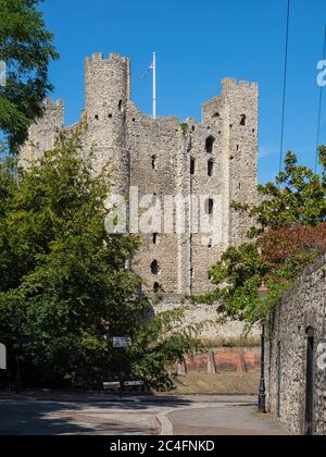 ROCHESTER, KENT, Großbritannien - 13. SEPTEMBER 2019: Außenansicht des Keep bei Rochester Castle Stockfoto