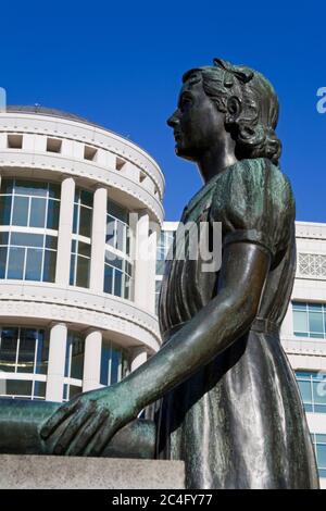 Unterpfand von Allegiance Statue & Scott M. Matheson Courthouse, Salt Lake City, Utah, USA, Nordamerika Stockfoto