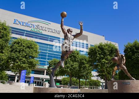 Skulpturen von Brian Challis vor der Energy Solutions Arena, Salt Lake City, Utah, USA, Nordamerika Stockfoto