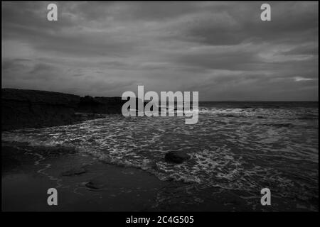 Stanmore Bay Beach Auckland Neuseeland an einem nassen Freitagnachmittag. Neville Marriner Leica M10 Stockfoto