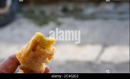 Nahaufnahme von knusprig gebratenen Bananen Stockfoto