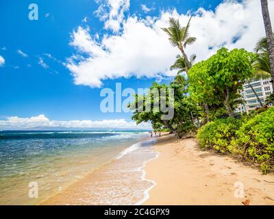 Kaanapali Beach, Maui, Hawaii, drei Meilen von weißem Sand und kristallklarem Wasser Stockfoto