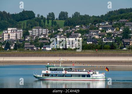 Der Hennesee, Hennetalsperre, Stausee im Sauerland, Ausflugsboot, Seenrundfahrt, MS HenneseeHochsauerlandkreis, bei Meschede, NRW, Germ Stockfoto