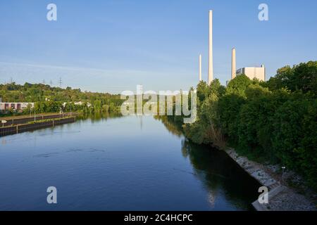 Altbach, 08. Mai 2020: Das Wärmekraftwerk Altbach / Deizisau ist ein Steinkohlekraftwerk in Baden-Württemberg. Stockfoto