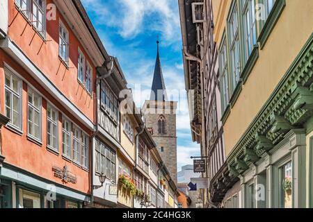 Blick über die Kraemerbrücke auf den Turm der Aegidienkirche, Erfurt, Thüringen, Deutschland, Europa Stockfoto