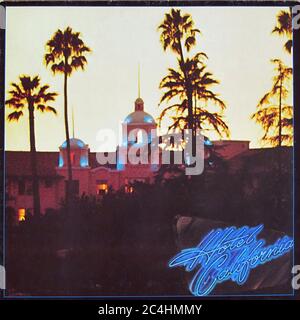 THE EAGLES HOTEL CALIFORNIA 12'' LP VINYL - Vintage Plattencover 01 Stockfoto