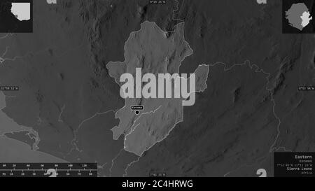 Östlich, Provinz Sierra Leone. Graustufen-Karte mit Seen und Flüssen. Form präsentiert gegen seine Landesfläche mit informativen Überlagerungen. 3D-Rendering Stockfoto