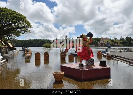 Mauritius - 1. Mai 2013: Grand Bassin Tempel - hindu Tempel von Mauritius Grand Bassin ist ein heiliger Kratersee ist einer der wichtigsten hindu pi Stockfoto