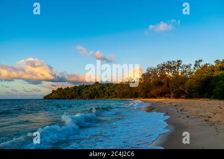 Ein wunderschöner Sonnenaufgang, Koh Ta Kiew, Kambodscha Stockfoto