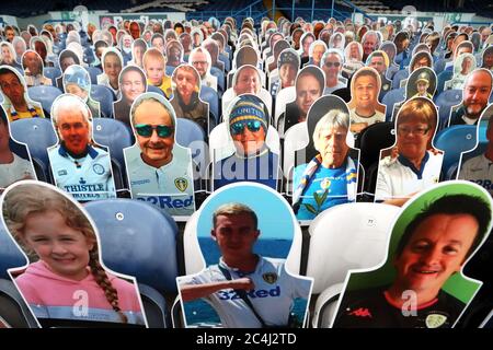 Ein allgemeiner Blick auf die Kartonausschnitte von Fans in den Tribünen vor dem Sky Bet Championship Spiel in der Elland Road, Leeds. Stockfoto