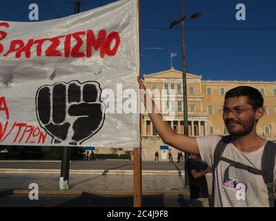 Athen, Griechenland. Juni 2020. Kundgebung in Athen gegen Rassismus und für Flüchtlingsrechte am 26. Juni 2020. (Foto von George Panagakis/Pacific Press/Sipa USA) Quelle: SIPA USA/Alamy Live News Stockfoto