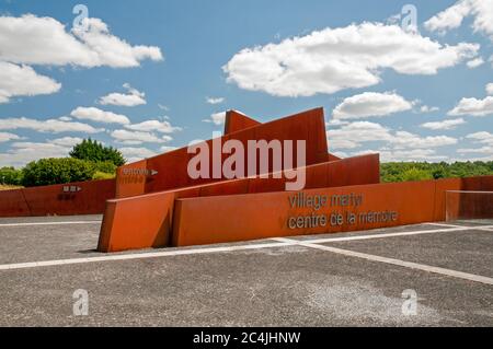 Oradour-sur-Glane Gedenkstätte und Besucherzentrum in der Nähe von Limoges, Haute-Vienne (87), Nouvelle-Aquitaine Region, Frankreich. Die Einwohner wurden von Th Stockfoto