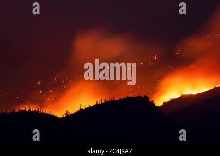 Bighorn Feuer wütet in den Santa Catalina Bergen nahe Sabino Canyon, 6/23/20 Tucson, Arizona, USA Stockfoto