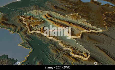 Zoom in auf Gjirokastër (Landkreis Albanien) extrudiert. Schräge Perspektive. Topographische Reliefkarte mit Oberflächengewässern. 3D-Rendering Stockfoto