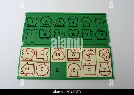Konzentrationsspiel, PÄDAGOGISCHES System ARCO Stockfoto