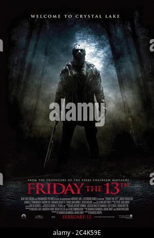 Freitag der 13. (2009) Regie Marcus Nispel mit Jared Padalecki, Amanda Righetti, Derek Mears und Travis Van Winkle. Remake des Klassikers 1980 über Jason Voorhees mörderischer Rampage auf einer Gruppe von Teenagern, die einen beenterten Sommercampingplatz besuchen. Stockfoto