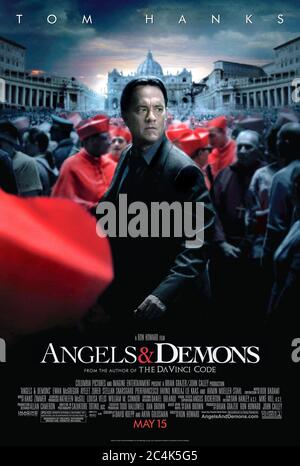 Angels & Demons (2009) Regie: Ron Howard mit Tom Hanks, Ewan McGregor, Ayelet Zurer und Stellan Skarsgård. Robert Langdon kehrt zurück, um die Illuminaten zu untersuchen und einen Attentäter zu verhindern, der Mitglieder der katholischen Kirche tötet. Stockfoto