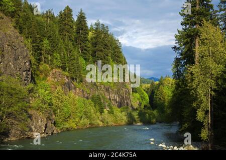 Skykomish River, Stevens Pass Scenic Highway, US-Bundesstaat Washington, USA Stockfoto