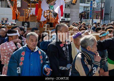 National Foundation Day (Kenkokukinen-no-Hi) Feier und Parade auf Omotesando-dori. Stockfoto