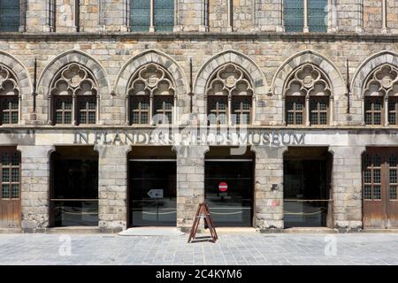 Fassade des Museums in Flanders Fields (erster Weltkrieg) in Ypern, Belgien Stockfoto