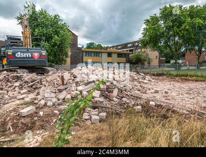 Ärzte Chirurgie Abbruch in Woodrow Center, Redditch, Worcestershire, England. Stockfoto