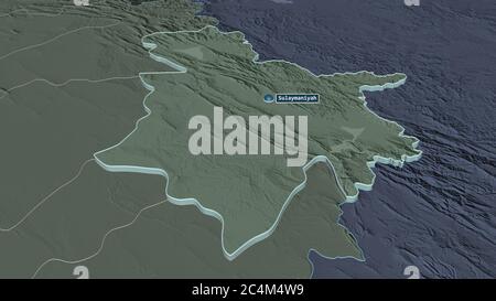 Zoomen Sie auf AS-Sulaymaniyah (Provinz Irak) extrudiert. Schräge Perspektive. Farbige und aufgeschüpfte Karte der Verwaltungseinheit mit Oberflächengewässern Stockfoto