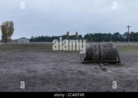 ORANIENBURG, DEUTSCHLAND - 28. Oktober 2016: Ein Feld im KZ Sachsenhausen, in Deutschland. Benutzt von 1936 bis zum Ende des Dritten Reiches im Mai 1945 Stockfoto