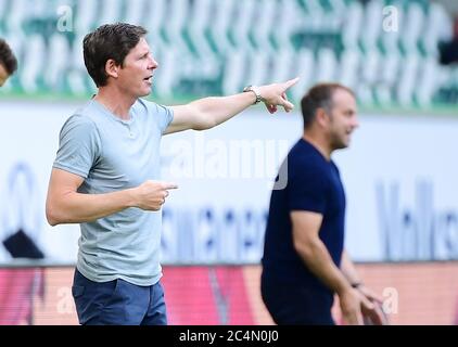 Wolfsburg, 27. Juni 2020, Oliver GLASNER, WOB-Trainer, Trainer Hansi FLICK (FCB), Teamchef, Headcoach, Trainer, VFL WOLFSBURG - FC BAYERN MÜNCHEN in der Saison 2019/2020 Uhr Spieltag 34. FCB Foto: © Peter Schatz / Alamy Live News / Groothuis/Witters/Pool - die DFL-BESTIMMUNGEN VERBIETEN DIE VERWENDUNG VON FOTOGRAFIEN als BILDSEQUENZEN und/oder QUASI-VIDEO - Nationale und internationale Nachrichtenagenturen OUT redaktionelle Verwendung Stockfoto