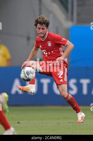 Wolfsburg, Deutschland, 27. Juni 2020, Alvaro ODRIOZOLA, FCB 2 beim 1.Bundesliga Spiel VFL WOLFSBURG - FC BAYERN MÜNCHEN 0-4 in der Saison 2019/2020 Uhr Spieltag 34. FCB Foto: © Peter Schatz / Alamy Live News / Bernd Feil/MIS/Pool - die DFL-BESTIMMUNGEN VERBIETEN DIE VERWENDUNG VON FOTOGRAFIEN als BILDSEQUENZEN und/oder QUASI-VIDEO - Nationale und internationale Nachrichtenagenturen OUT redaktionelle Verwendung Stockfoto