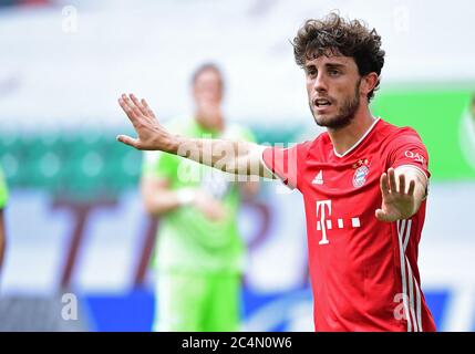 Wolfsburg, Deutschland, 27. Juni 2020, Alvaro ODRIOZOLA, FCB 2 gesticulate beim 1.Bundesliga Spiel VFL WOLFSBURG - FC BAYERN MÜNCHEN 0-4 in der Saison 2019/2020 Uhr Spieltag 34. FCB Foto: © Peter Schatz / Alamy Live News / Groothuis/Witters/Pool - die DFL-BESTIMMUNGEN VERBIETEN DIE VERWENDUNG VON FOTOGRAFIEN als BILDSEQUENZEN und/oder QUASI-VIDEO - Nationale und internationale Nachrichtenagenturen OUT redaktionelle Verwendung Stockfoto