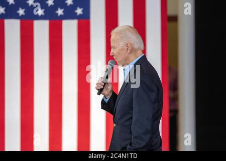 Der ehemalige Vizepräsident Joe Biden veranstaltet eine Wahlkampfveranstaltung im Loft im Stadtzentrum von Burlington, Iowa, USA. Stockfoto
