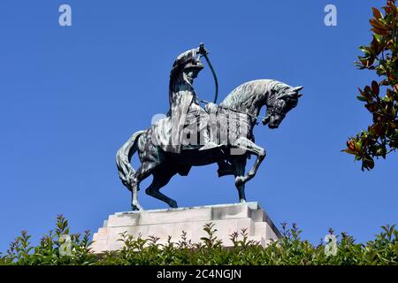 Kavala, Griechenland - 13. Juni 2019: Reiterdenkmal von Ali Pasha im Panagia Bezirk Stockfoto