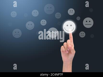 Hölzerne Smiley-Emoticon-Symbole Stockfoto